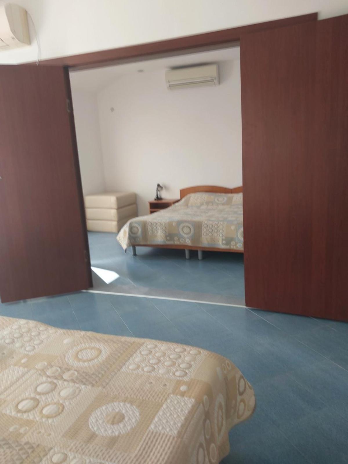 Family Hotel Maritime อัคโตโปล ภายนอก รูปภาพ